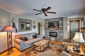 Cozy Custer Cottage w Deck: Walk to Shops Food